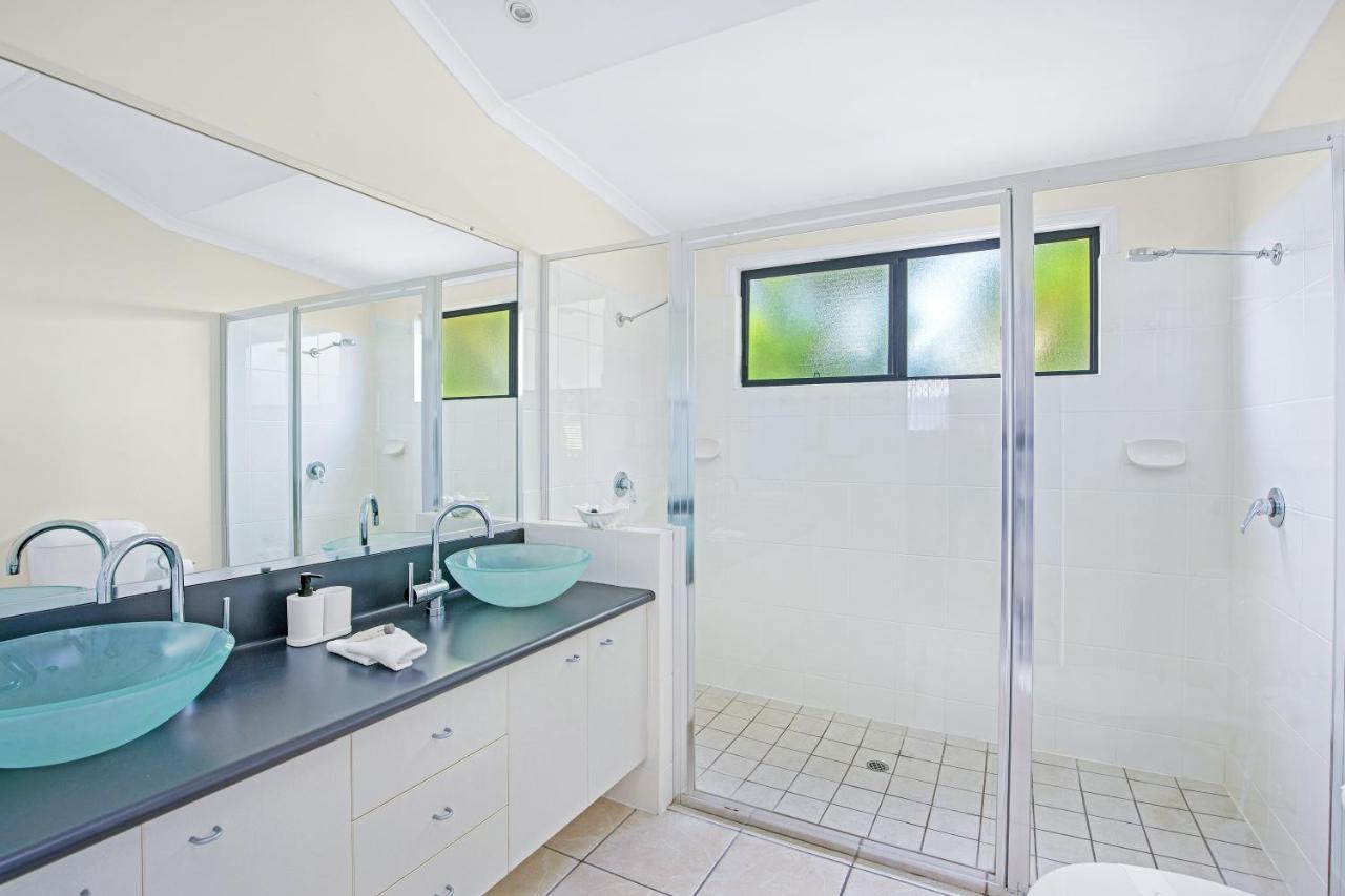 Tin Can Bay Marina Villas ภายนอก รูปภาพ